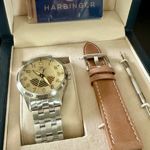Harbinger MA5 Marauder Pilot’s Watch – BRAND NEW – Metal & Leather Bands Include - Picture 1 of 3